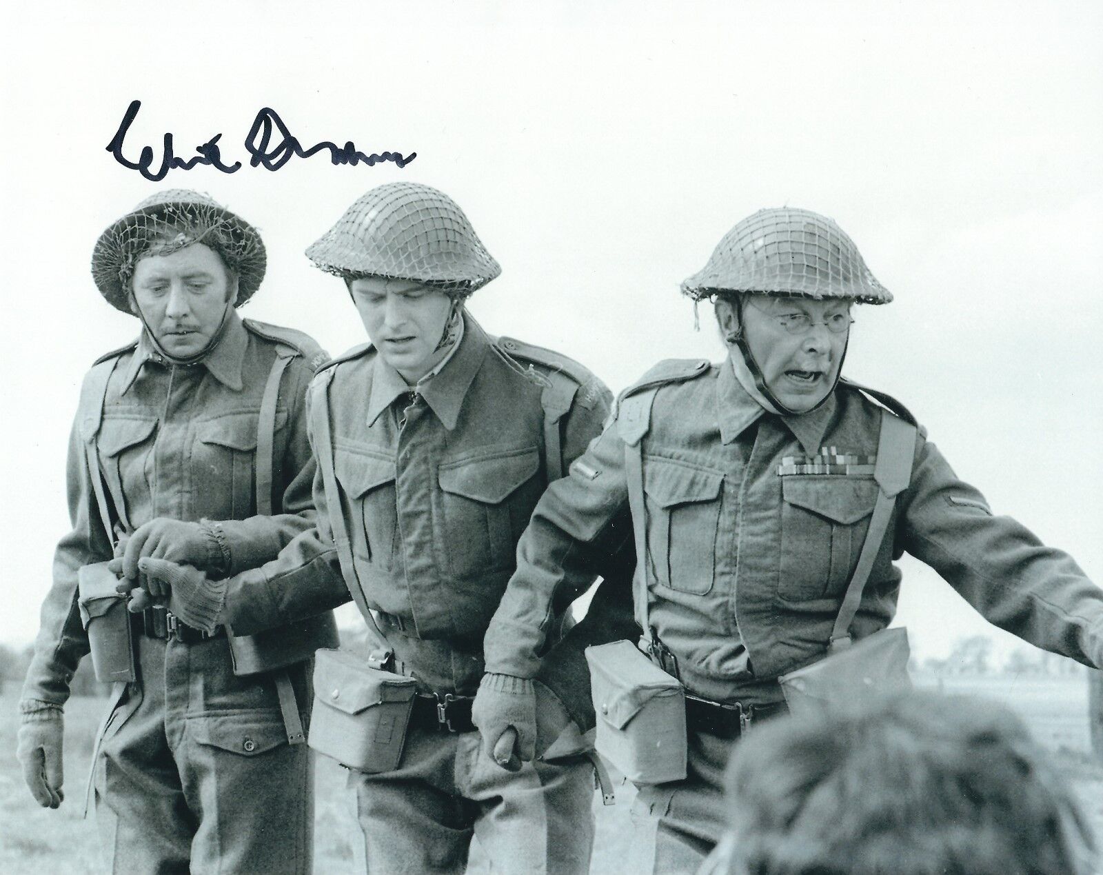 CLIVE DUNN SIGNED DADS ARMY 8x10 Photo Poster paintingGRAPH 1 - UACC & AFTAL RD AUTOGRAPH