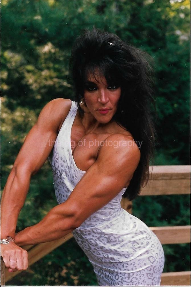 FEMALE BODYBUILDER 80's 90's FOUND Photo Poster painting Color MUSCLE WOMAN Original EN 16 20 M