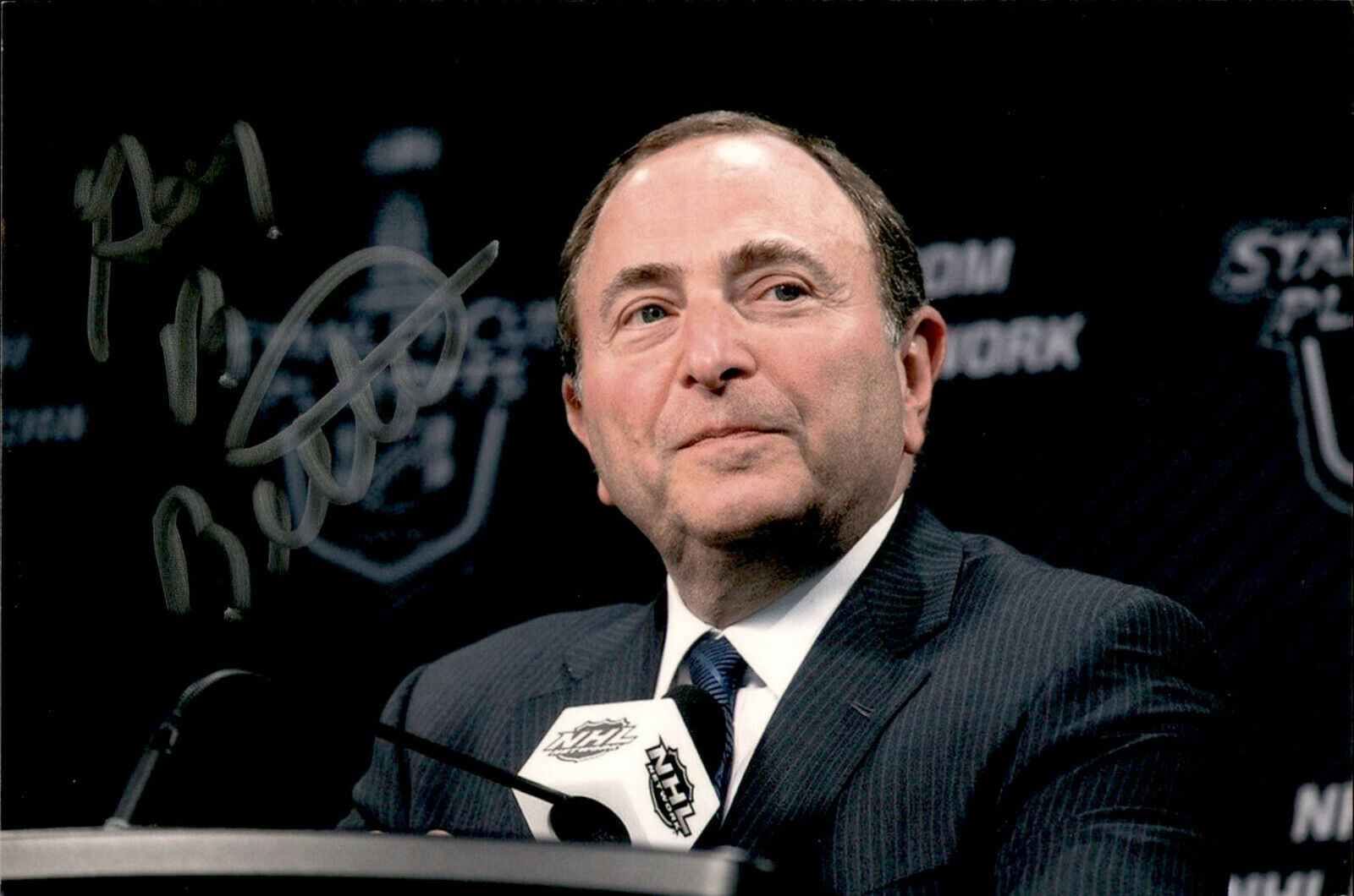 Gary Bettman SIGNED 4x6 Photo Poster painting NHL COMMISSIONER #8