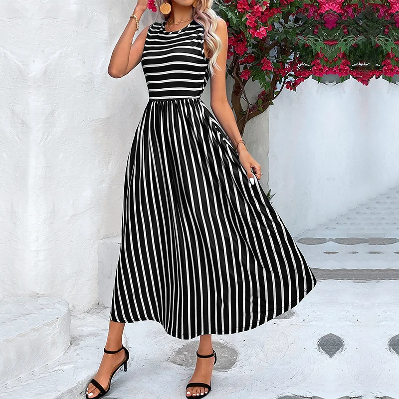 How to Select and Accessorize Dresses for Elderly Ladies: Comfort Meets Elegance
