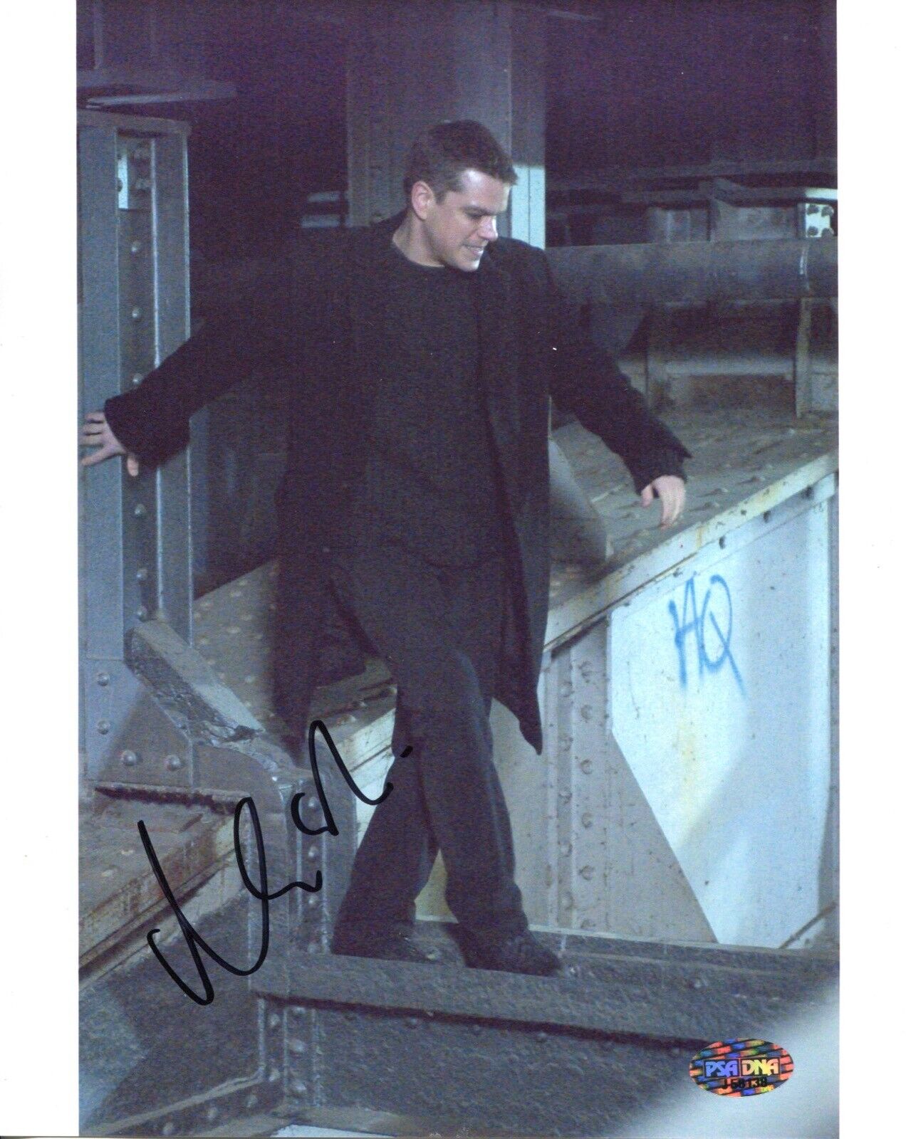 Actor Matt Damon signed JASON BOURNE movie 8x10 Photo Poster painting