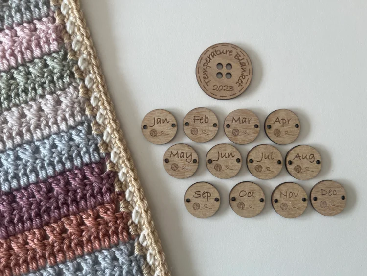 【2024】 Temperature Blanket Buttons - With Year & Month