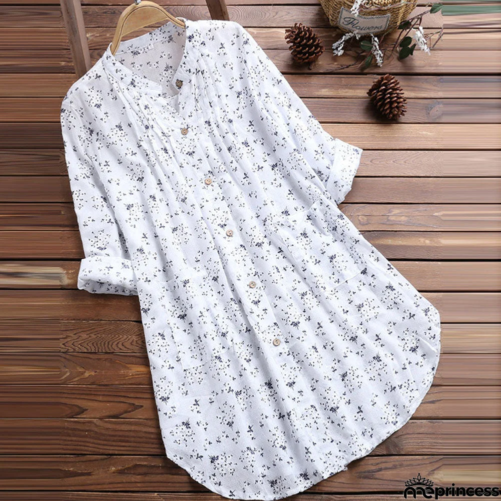 Loose dress with long sleeves