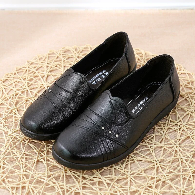 Spring Women Flat Shoes Leather Casual Loafers Female Fashion Slip On Moccasins Mother Shoes Comfort Ladies Footwear