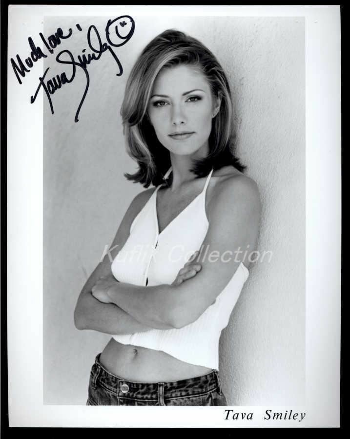 Tava Smiley - Signed Autograph Headshot Photo Poster painting - General Hospital