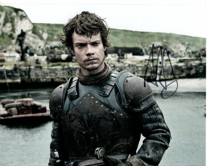 ALFIE ALLEN signed autographed 8x10 GAME OF THRONES THEON GREYJOY 8x10 Photo Poster painting