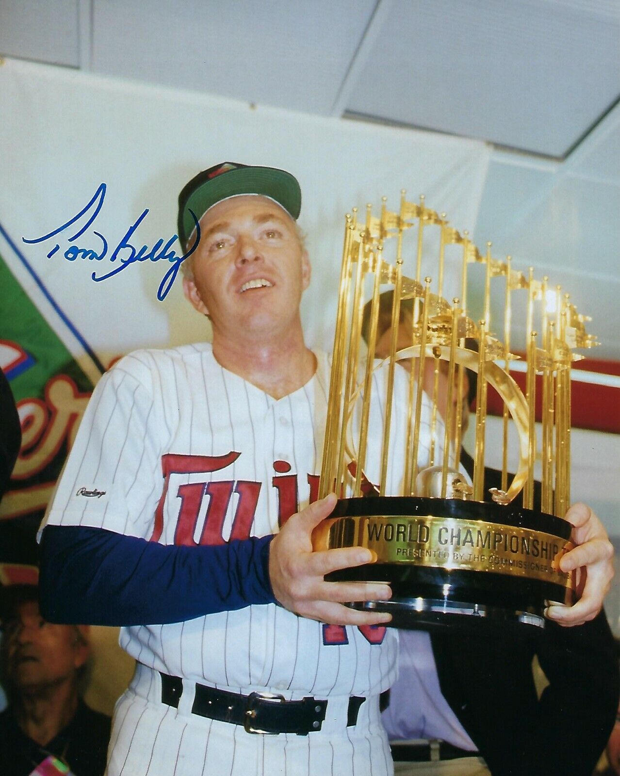 GFA Minnesota Twins WS Champ * TOM KELLY * Signed 8x10 Photo Poster painting TK2 COA