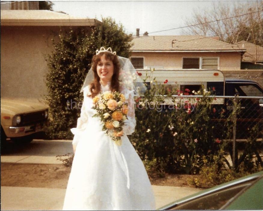 FOUND WEDDING Photo Poster painting Color 1980′s BRIDE Original Snapshot 22 45 F