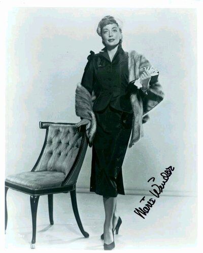 Marie Windsor 1919-2000 signed Photo Poster painting, 8x10 inch