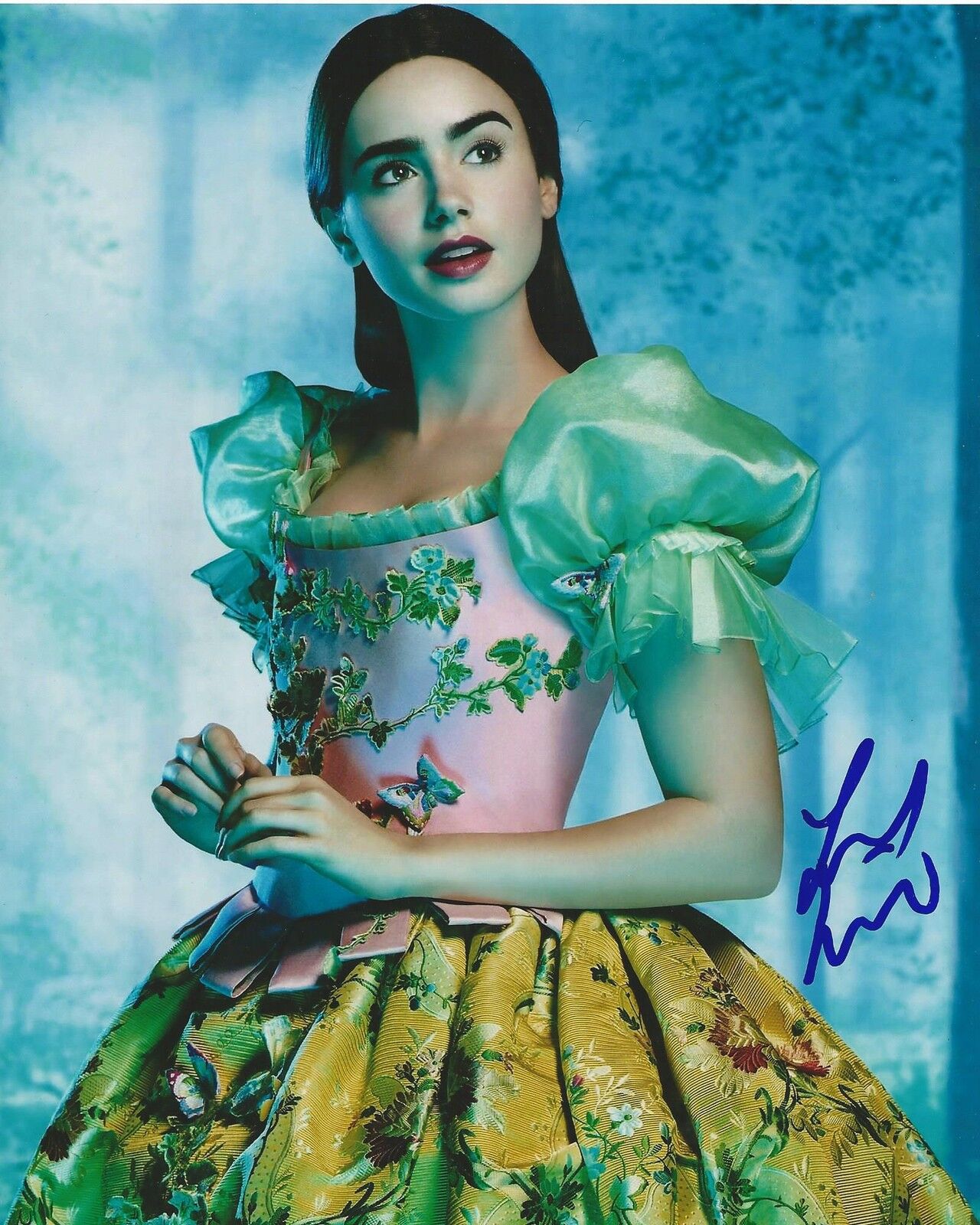 **GFA Mirror Mirror *LILY COLLINS* Signed 8x10 Photo Poster painting PROOF AD2 COA**