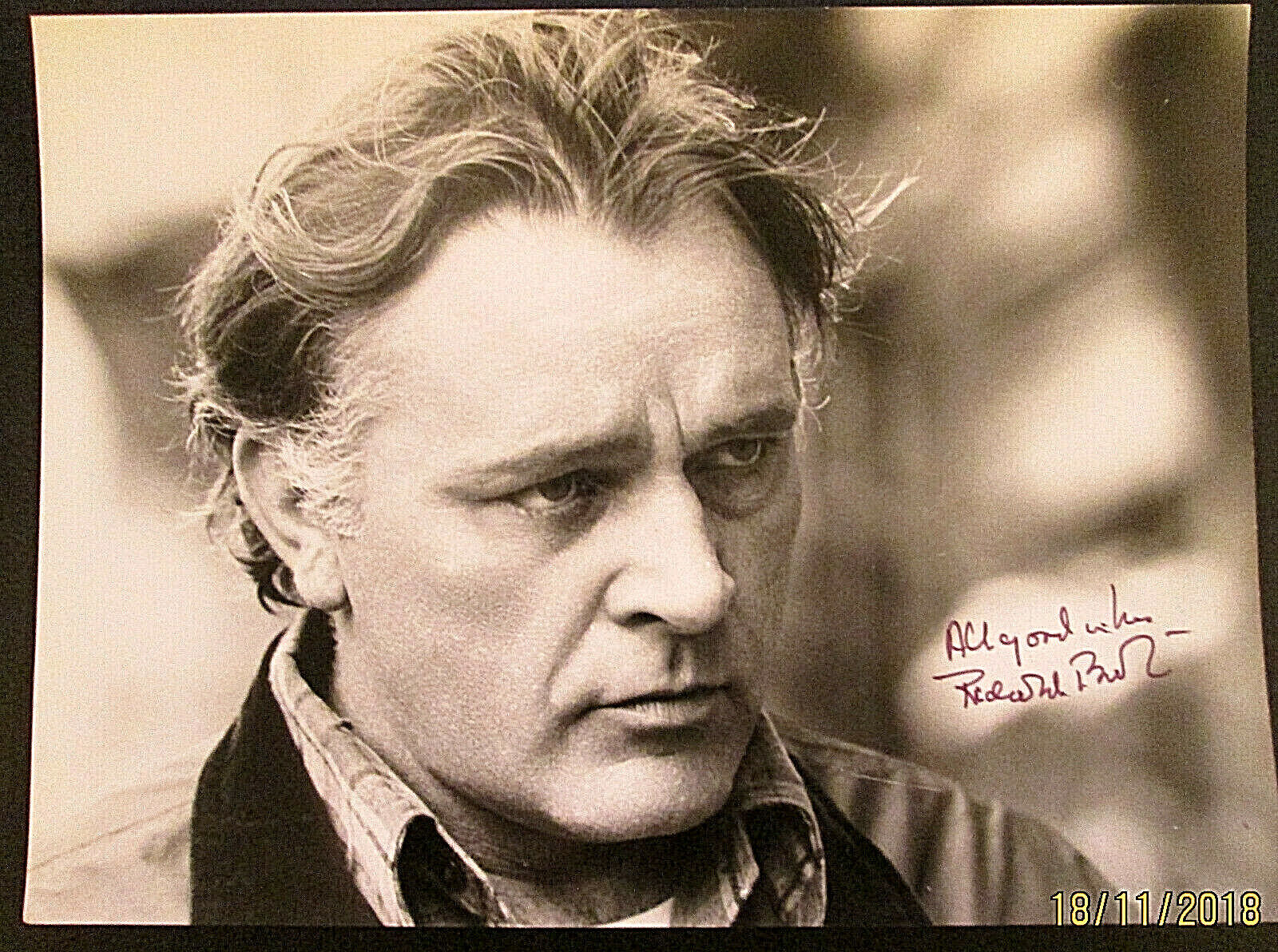 RICHARD BURTON: (THE WILD GEESE) ORIGINAL AUTOGRAPH Photo Poster painting (CLASSIC BRIT.ACTOR)