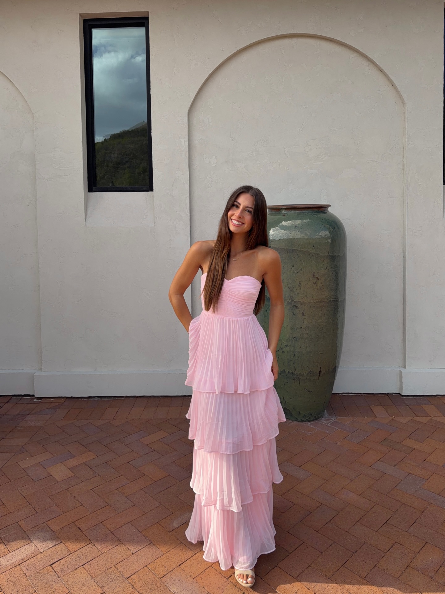Lussooy Charming Pink Sweetheart Sleeveless Long Prom Dress with Pleated 