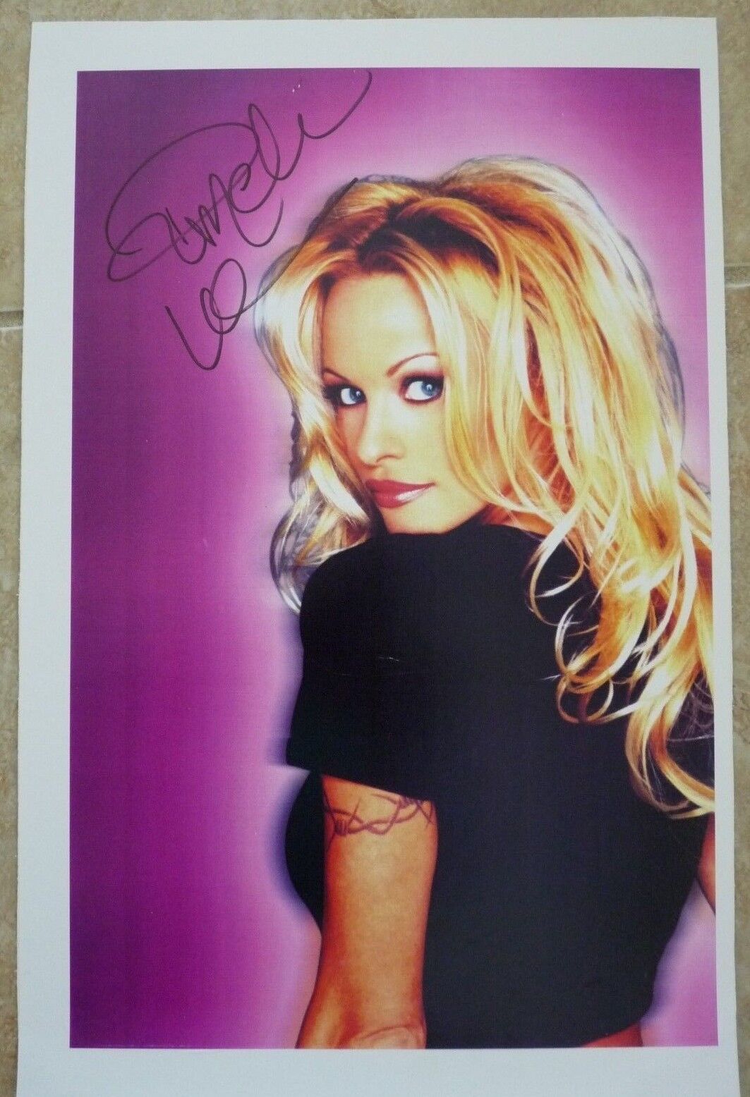 Pamela Pam Lee Anderson Sexy Signed Autograph 11x17 Photo Poster painting PSA Beckett Guaranteed