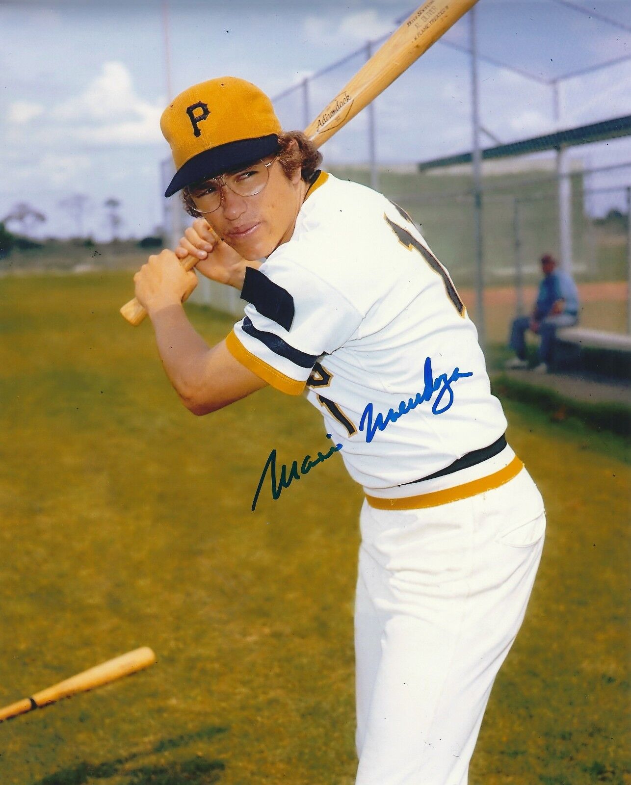 Signed 8x10 MARIO MENDOZA Pittsburgh Pirates Autographed Photo Poster painting - w/ Show Ticket