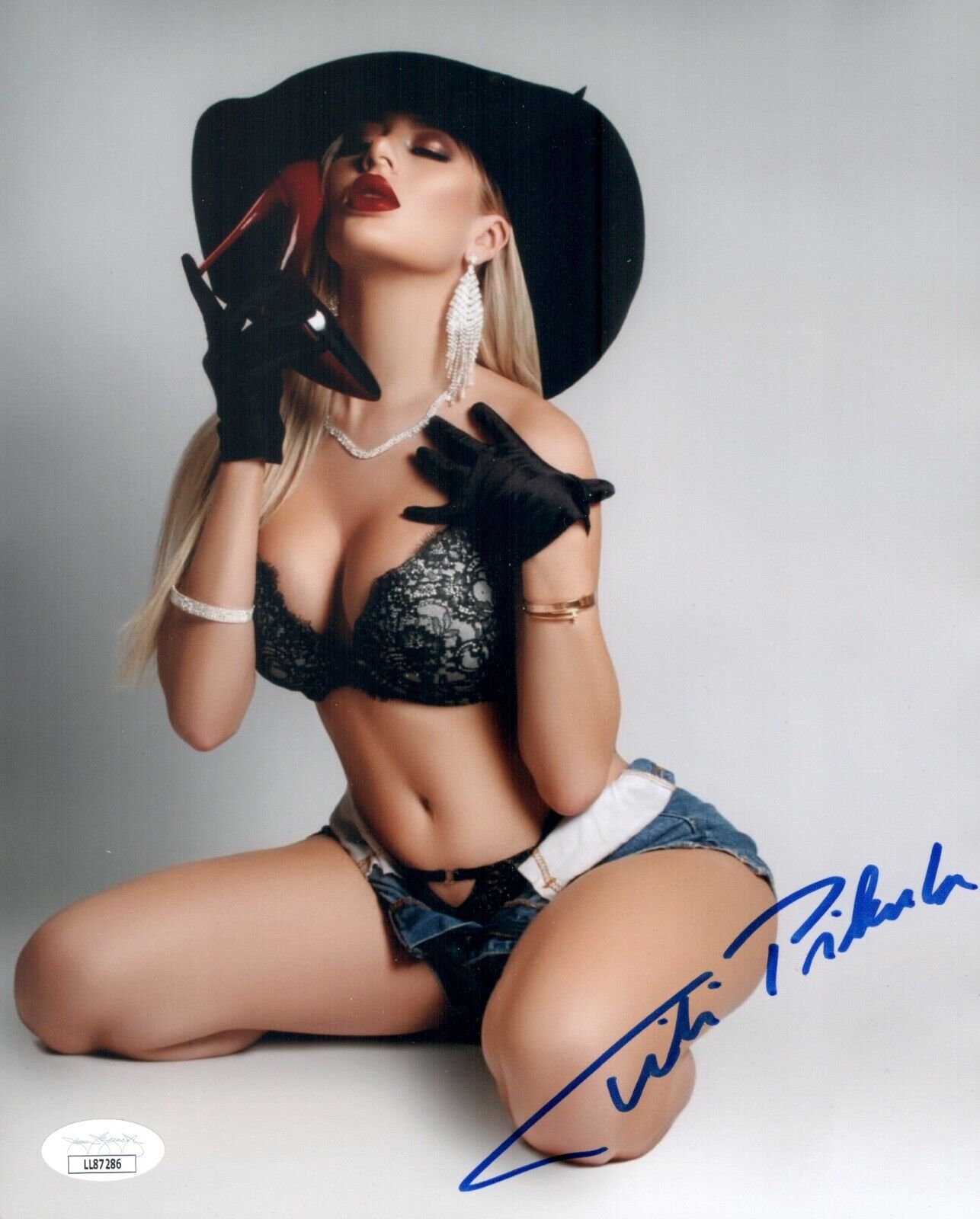 TITI PIKULA Hand Signed SEXY Model 8x10 Photo Poster painting IN PERSON Autograph JSA COA Cert