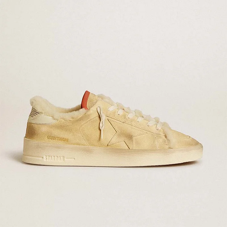 Golden Goose Stardan in camoscio beige con talloncino in pelle e fodera in shearling