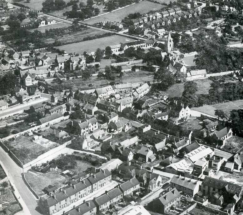 MANSFIELD WOODHOUSE (NOTTS) Aerial Photo Poster paintinggraph 1950 St Edmund's Church - reprint