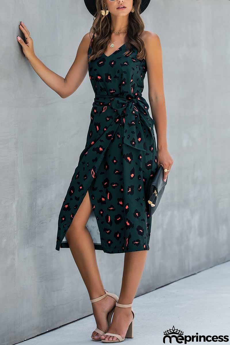 Feminine and light Dress