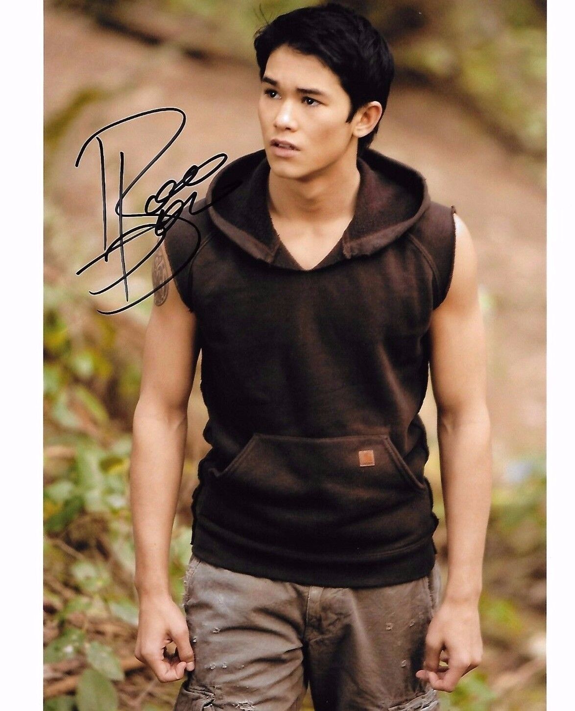 Booboo Stewart Signed Photo Poster painting - THE TWILIGHT SAGA / X MEN / DESCENDANTS STAR G893