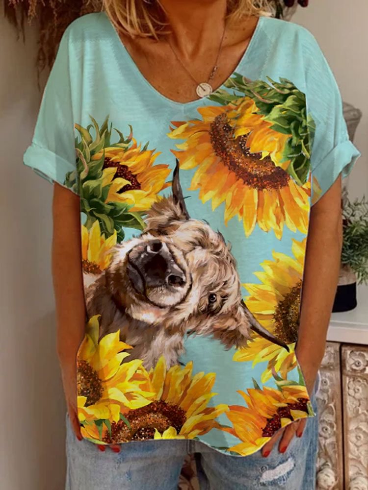 Women's V-Neck Sunflower and Bull Print Short Sleeve T-Shirt