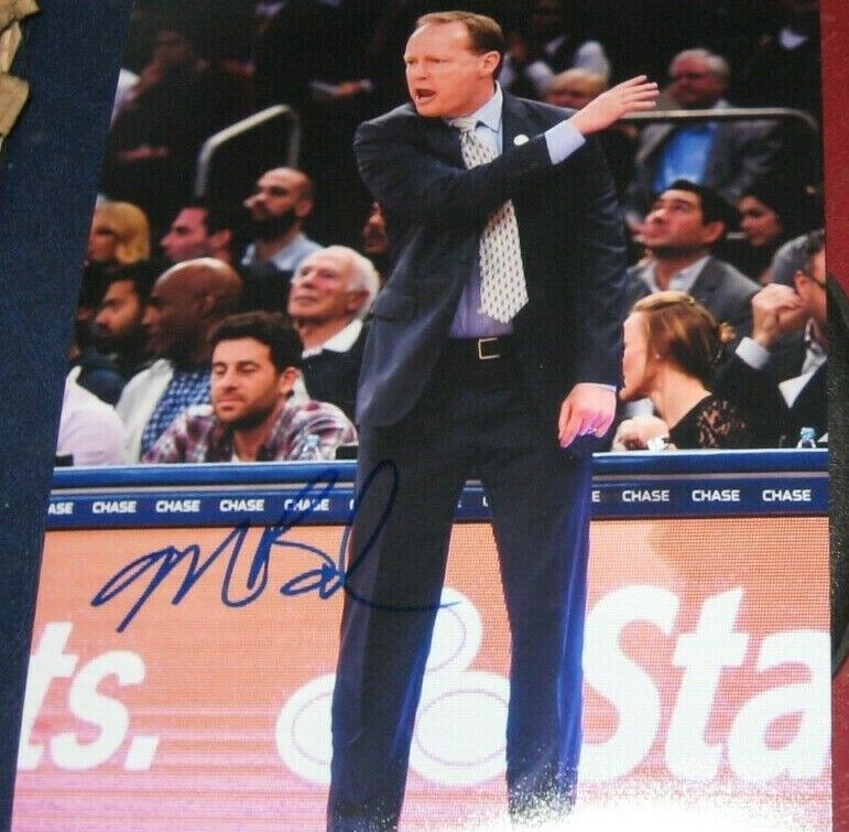 MIKE BUDENHOLZER MILWAUKEE BUCKS SIGNED AUTOGRAPHED 8X10 Photo Poster painting COA BASKETBALL 1