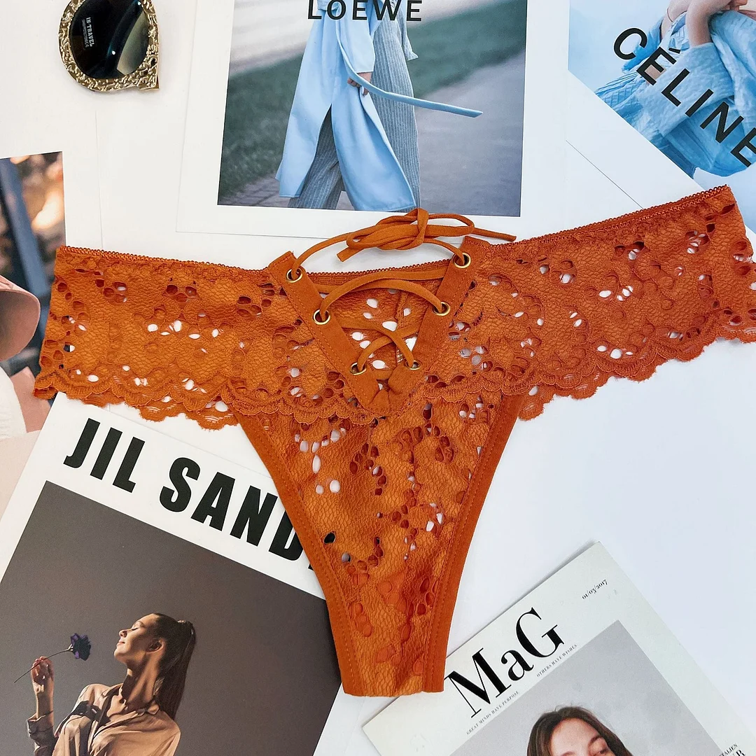 New Women Underwear Sexy Lace Panties Fashion Hollow Out Comfort Briefs Panty Med Waist Seamless Underpants Female Lingerie