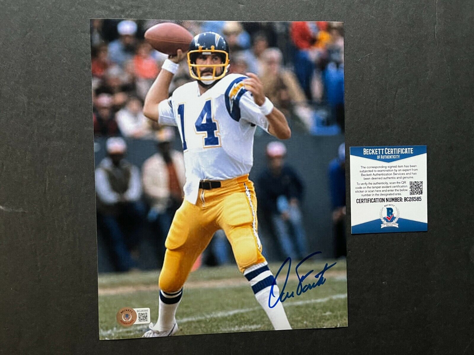 Dan Fouts Hot! signed autographed Chargers HOF 8x10 Photo Poster painting Beckett BAS Coa