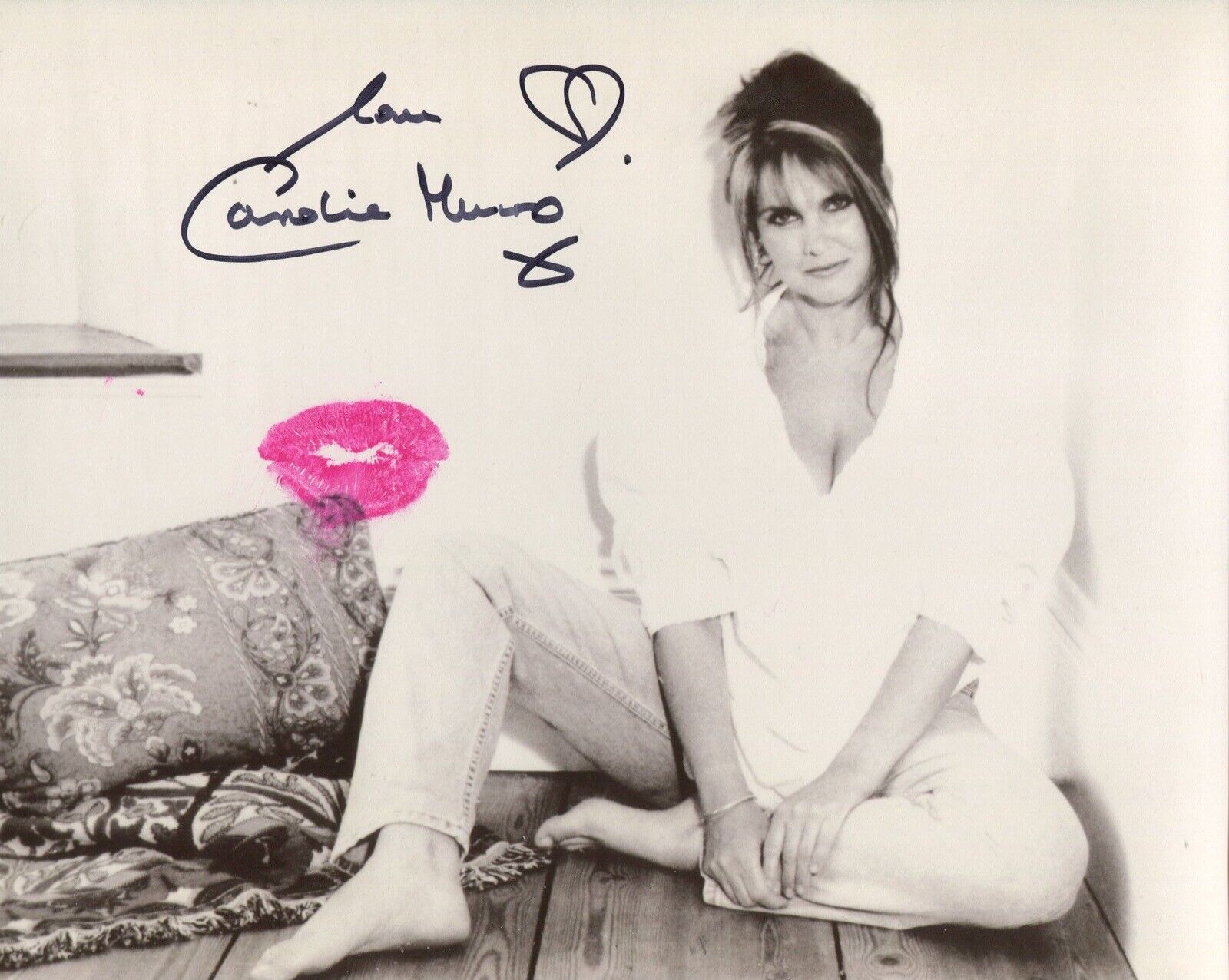 007 Bond girl Caroline Munro signed and lipstick kissed Photo Poster painting - REF 24sa