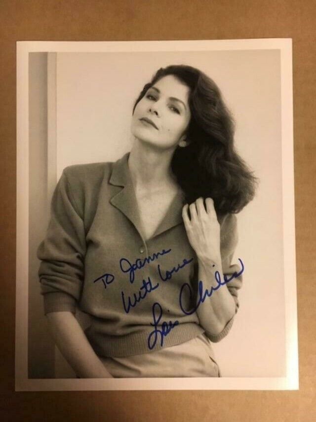 Lois Chiles Actress Boldly Signed 8x10 Photo Poster painting with Auction House COA