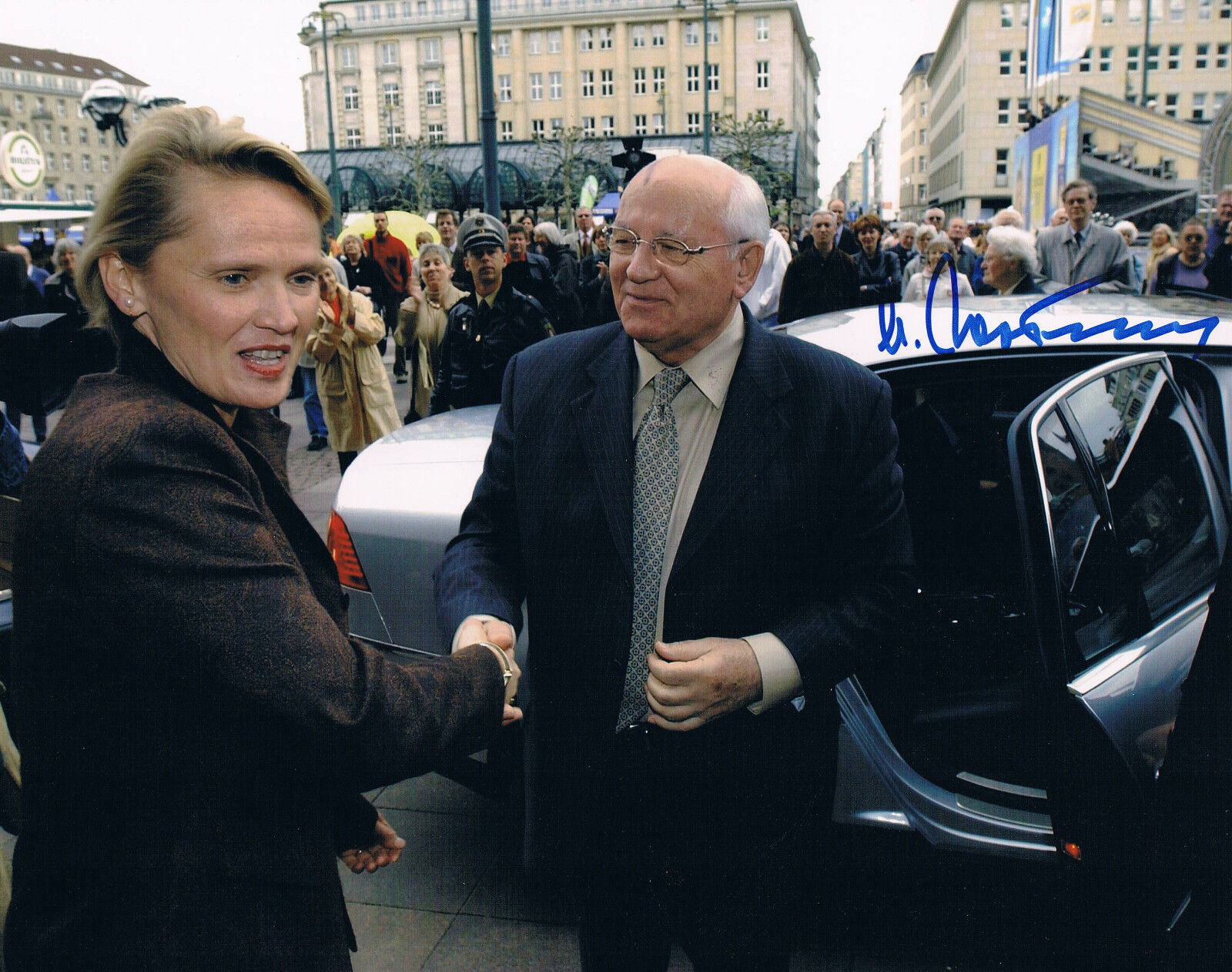 Russia Mikhail Gorbachev 1931- genuine autograph 8x10