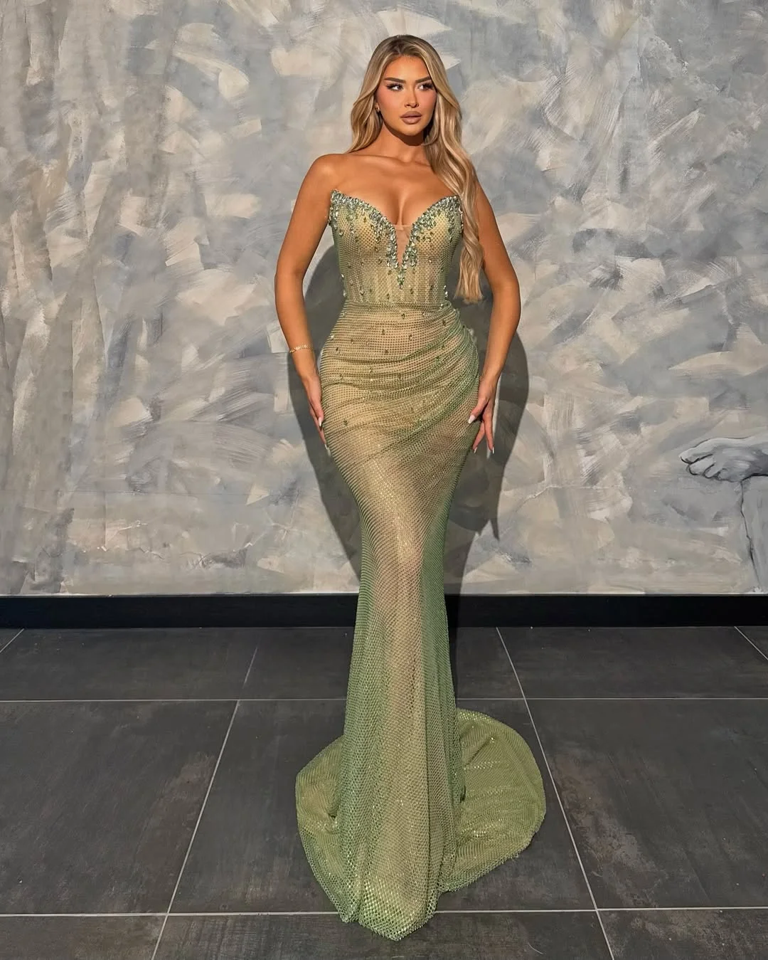 Elegant Green V-Neck Rhinestone Mermaid Sleeveless Prom Dress YK0278