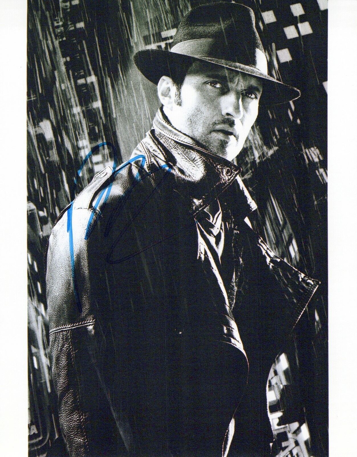 Robert Rodriguez Sin City autographed Photo Poster painting signed 8x10 #1 director