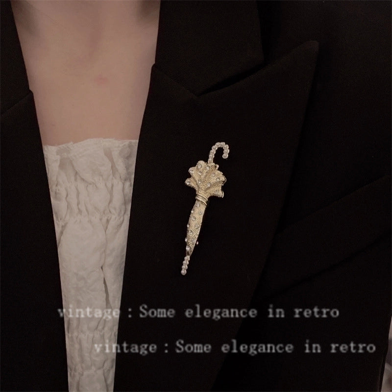 Elegant Pin Flower Imitation Pearl Plating Women’s Brooches