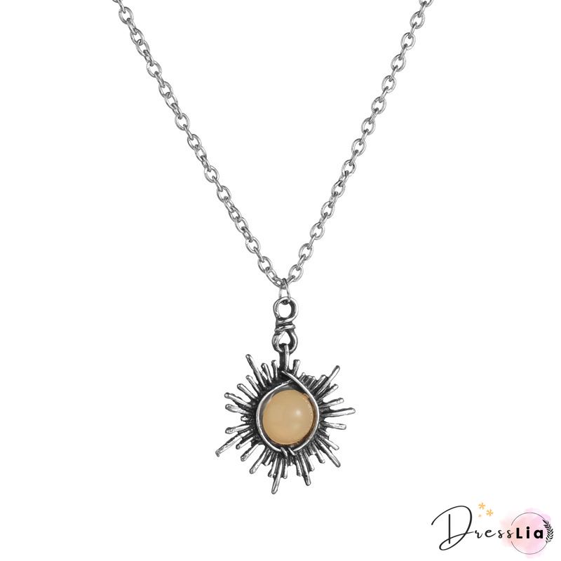 Casual Vintage Moonstone Opal Moon Pendant Necklace