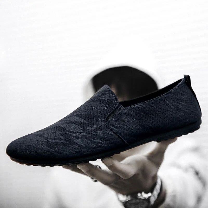 Men's Loafers Comfortable Flat Casual Shoes Breathable Slip-On Soft Leather Driving Shoes Moccasins Mocasines Hombre Men Shoes 1026