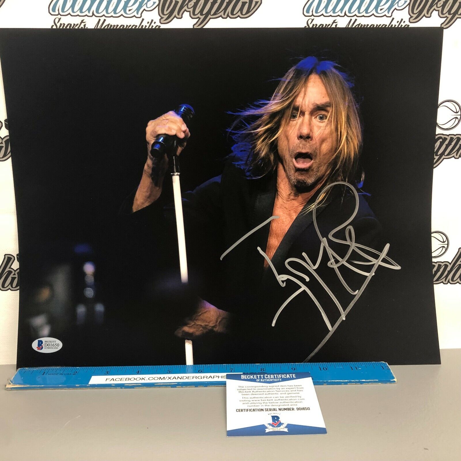 IGGY POP GODFATHER OF PUNK SIGNED AUTOGRAPHED 11X14 Photo Poster paintingGRAPH-BECKETT COA BAS