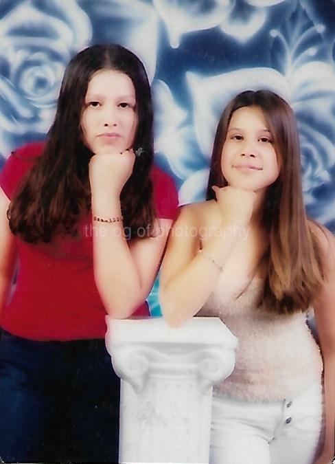 YOUNG GIRLS Latinas FOUND Photo Poster painting ColorOriginal Portrait 14 5 M