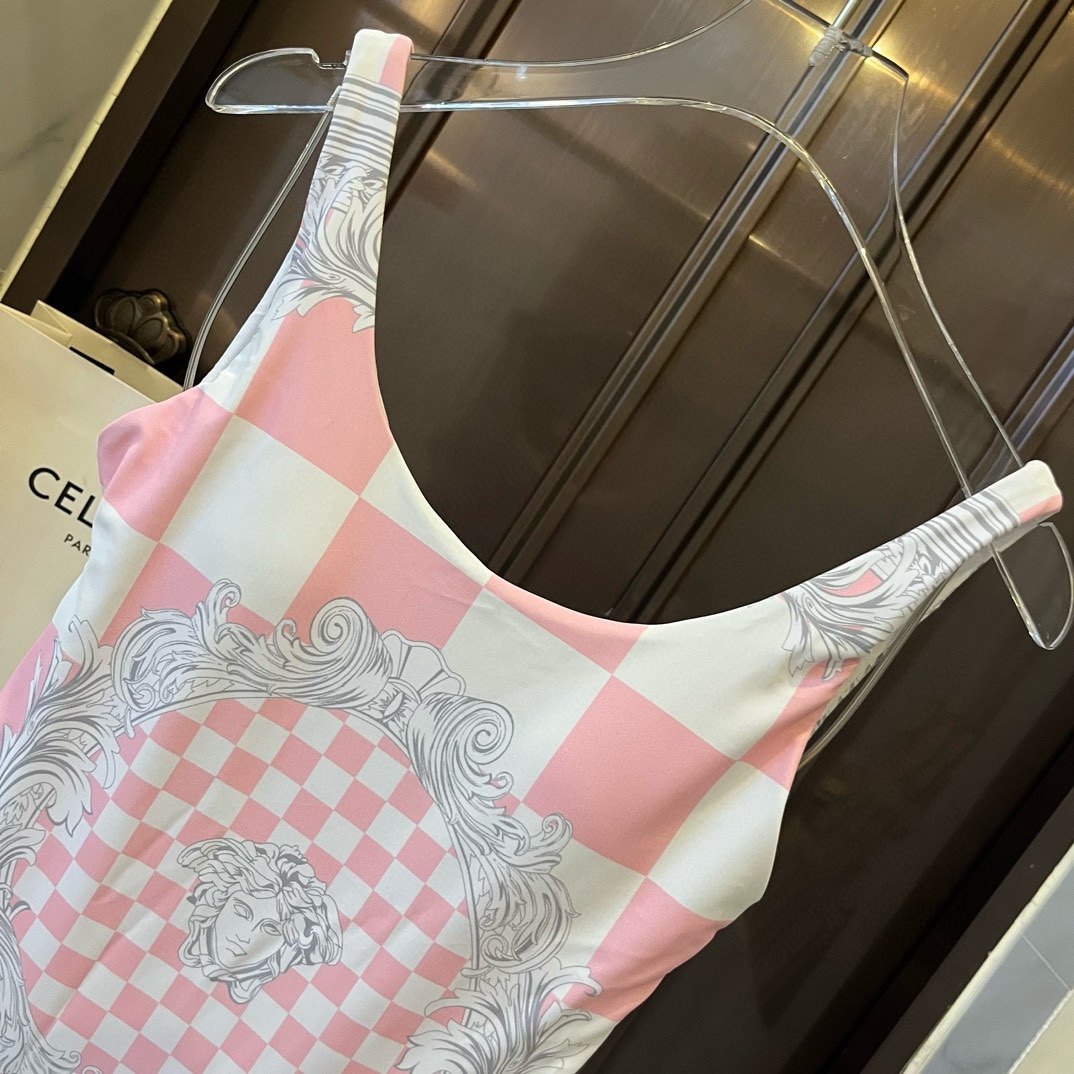 6101d2de2b3f4c19a6de2f489cb16f1a