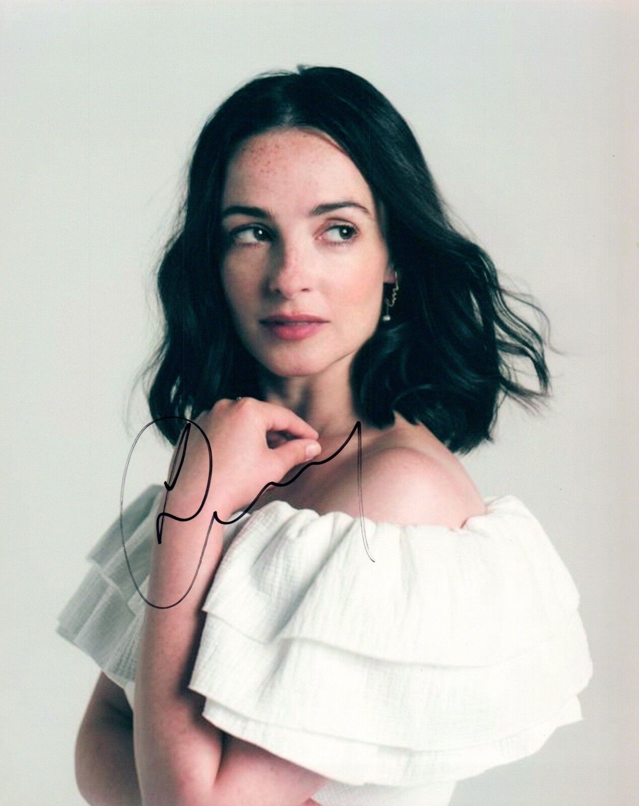 Laura Donnelly Signed Autographed 8x10 Photo Poster painting OUTLANDER Actress COA