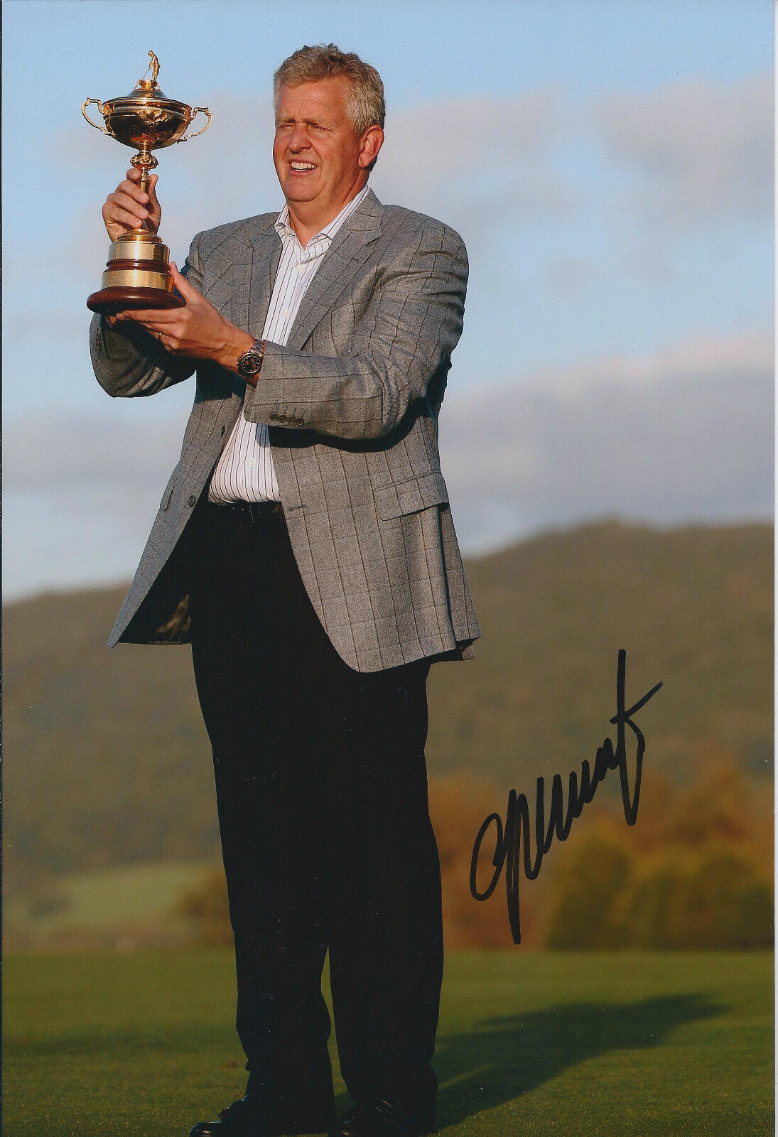 Colin MONTGOMERIE SIGNED Autograph 12x8 Photo Poster painting AFTAL COA GOLF Lifts Ryder CUP