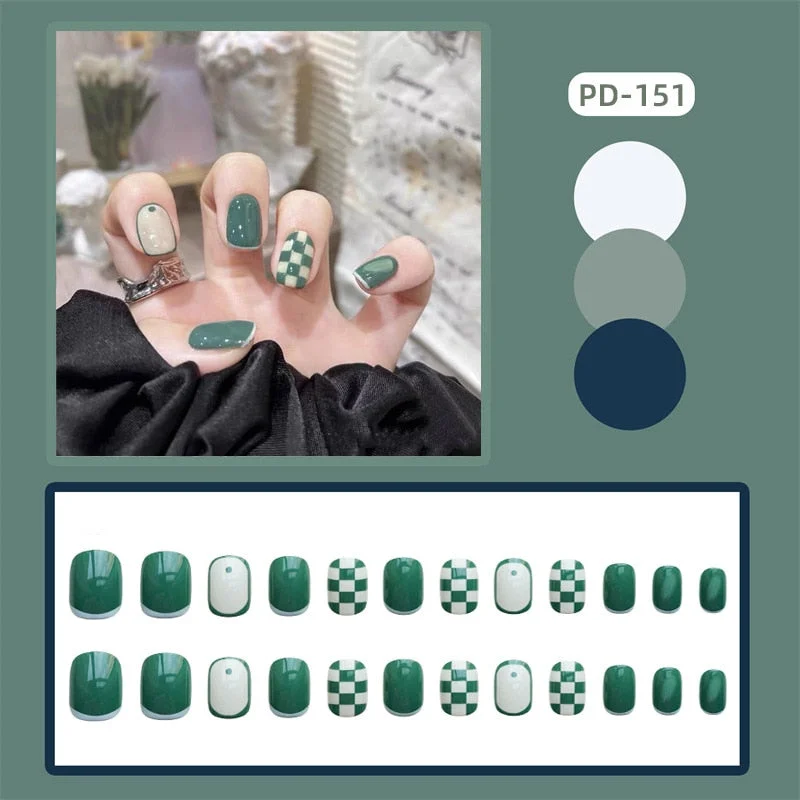 24Pcs Fashion Short Round Head Fake press on Nail Cute MilkTea Color Shiny Gold Foil Blooming Gradient artificial nail with glue-Nail Inspo