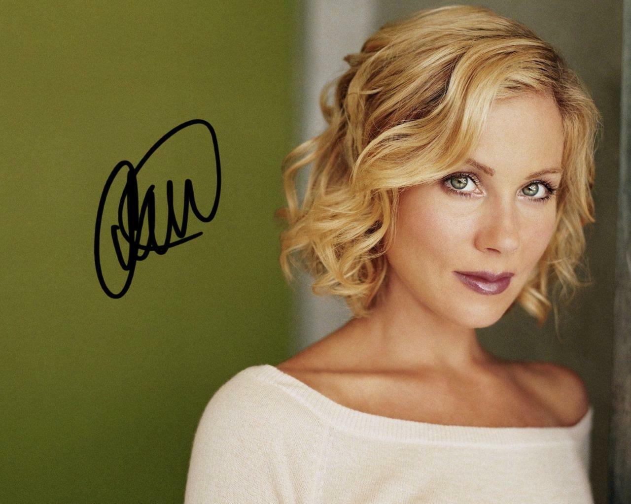 Christina Applegate ANCHORMAN 2 SIGNED AUTOGRAPHED 10 X 8