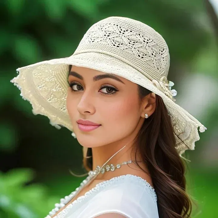 Stylish Women's Hat with Lace - Dorothea