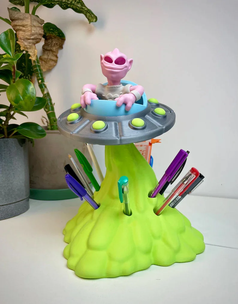 The Alien Pilot Pen Holder