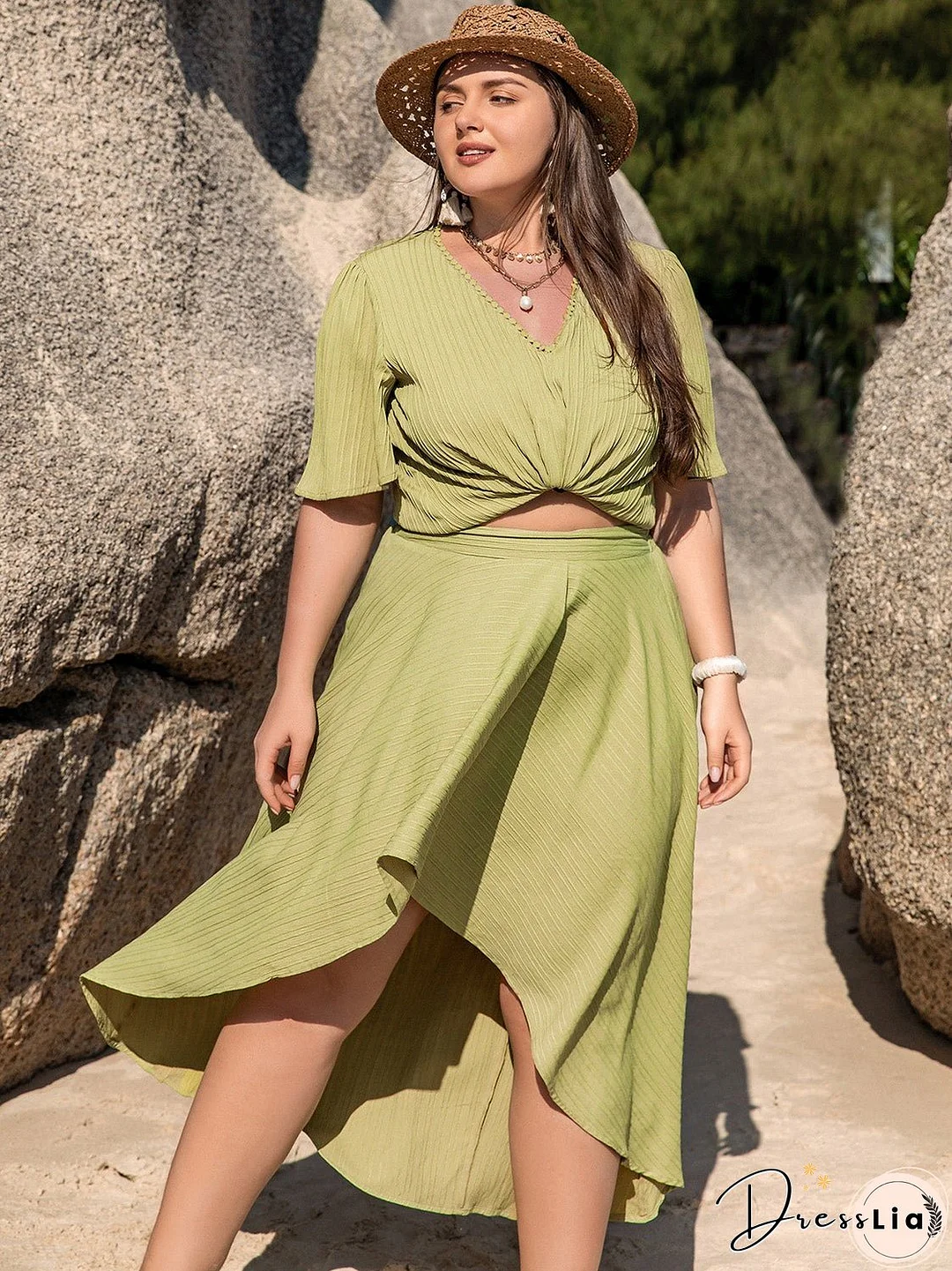 Plus Size V-Neck Half Sleeve Top and High-Low Skirt Set