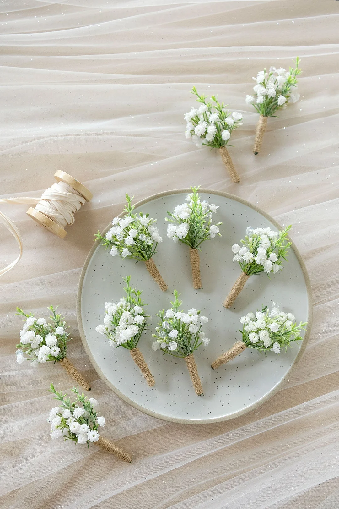 Boutonnieres for Guest in Baby's Breath