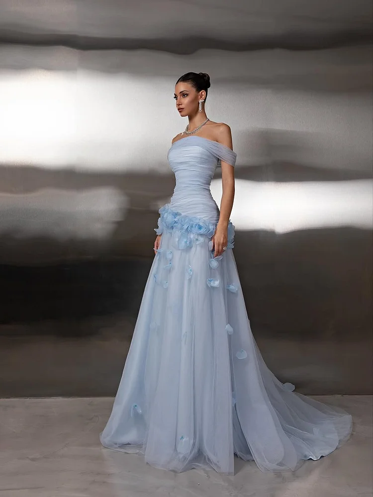  Off-The-Shoulder Strapless Sleeveless Long Pleated A-Line Prom Dress With Flower Appliqu&eacute;s | Light Blue Tulle ZA0285