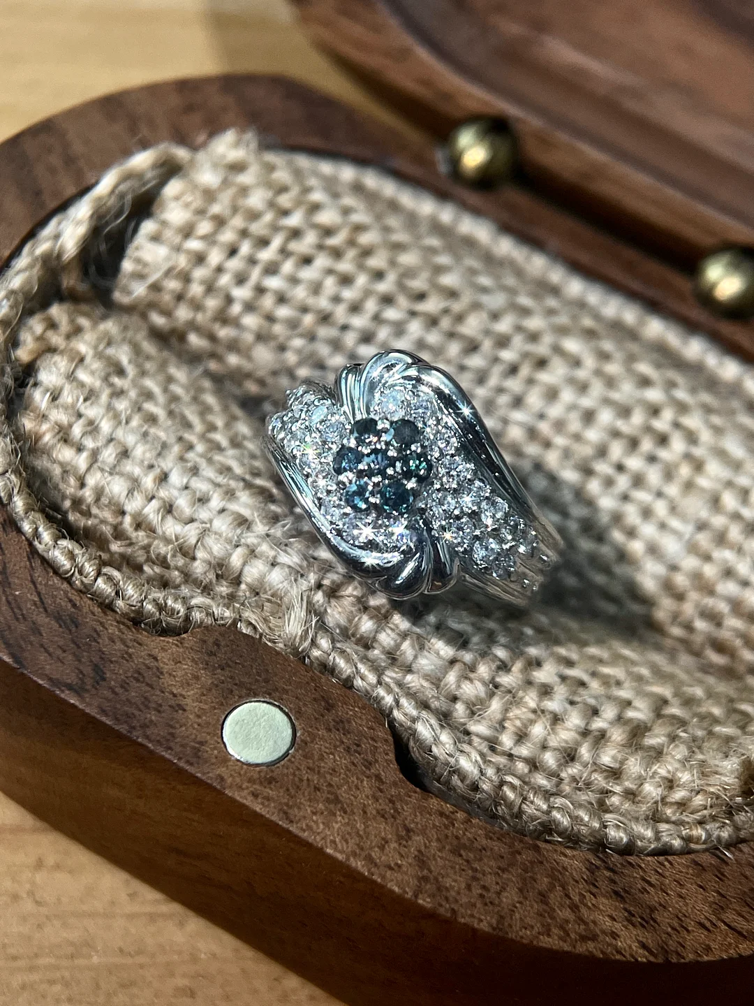 S359 亚历山大变石钻石戒指PM900，变石0.36ct，钻石0.20ct，6.9g，9.5/48码【名贵宝石亚历山大变石，会变色，肉眼看偏紫色，相机难以拍出变色，配钻品质好白白闪闪】