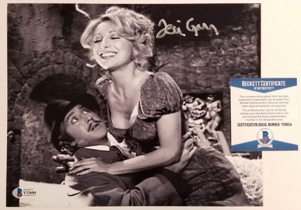 Teri Garr signed Young Frankenstein 8x10 Photo Poster painting 4 Autograph ~ Beckett BAS COA