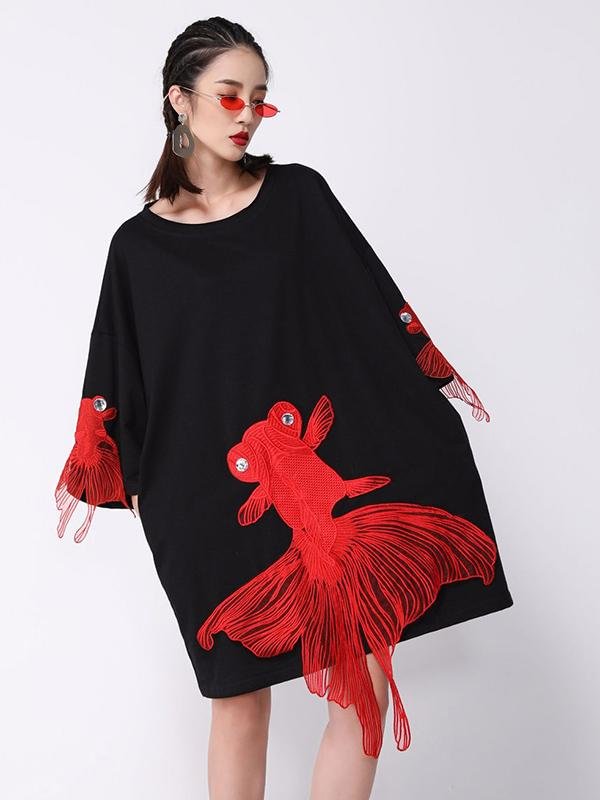 Red Goldfish Embroidered Loose Round Neck T-Shirt Dress